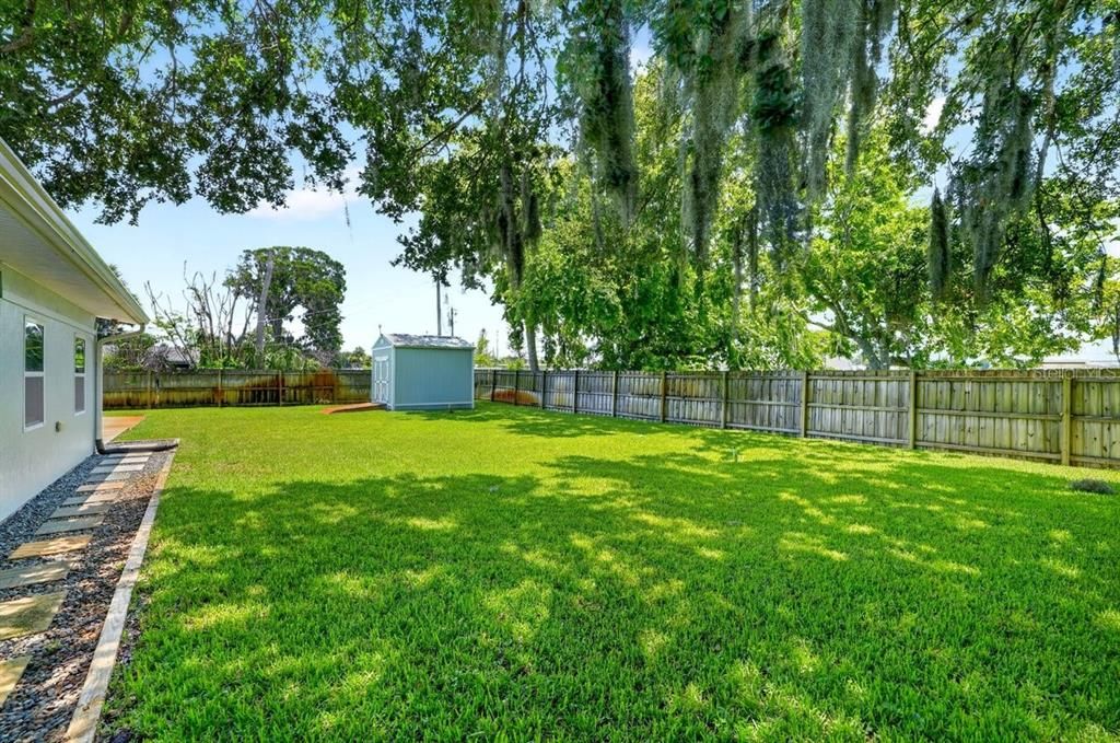 На продажу: $399,999 (3 спален, 2 ванн, 1960 Квадратных фут)