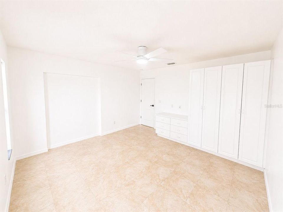 На продажу: $399,500 (3 спален, 2 ванн, 1861 Квадратных фут)