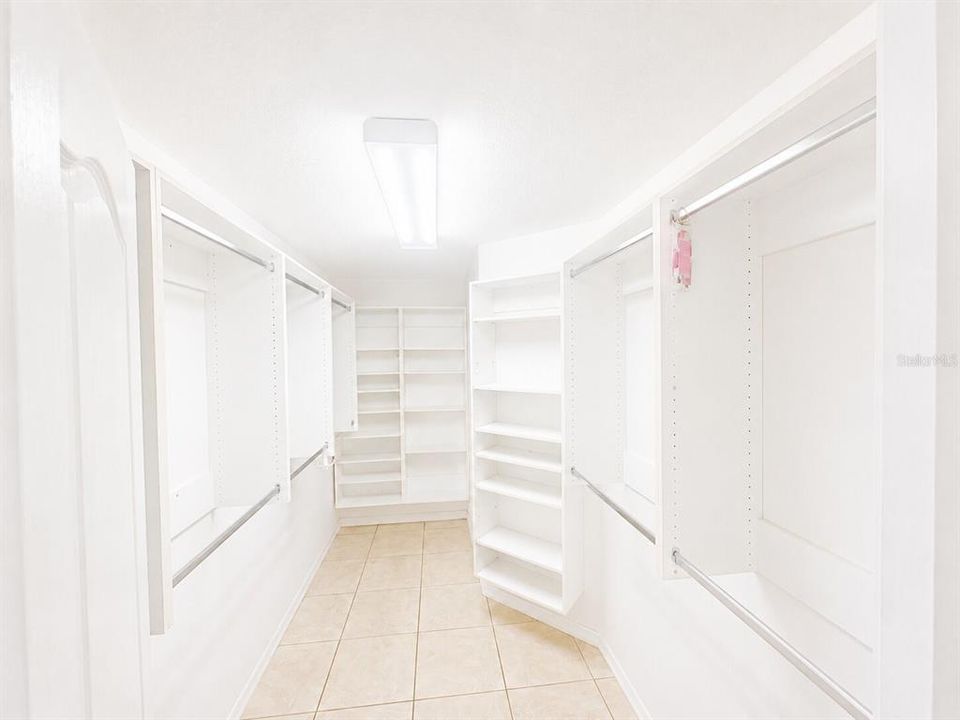 На продажу: $399,500 (3 спален, 2 ванн, 1861 Квадратных фут)