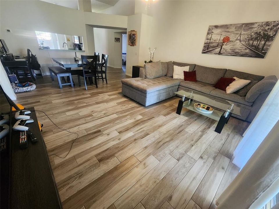 В аренду: $2,200 (3 спален, 2 ванн, 1611 Квадратных фут)