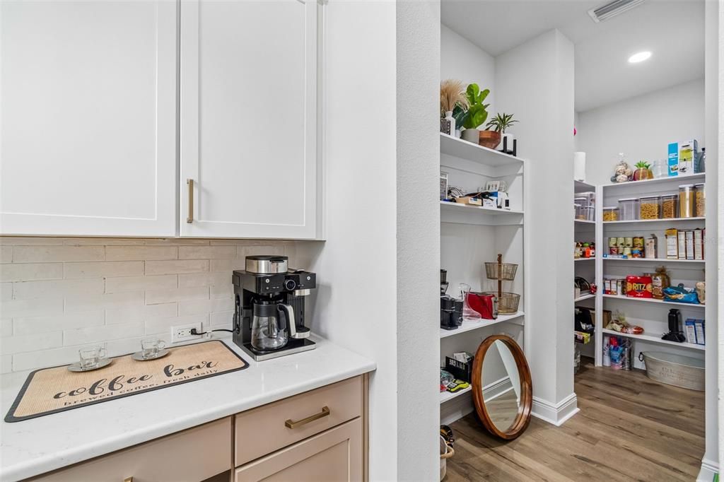 В аренду: $5,500 (6 спален, 4 ванн, 4056 Квадратных фут)