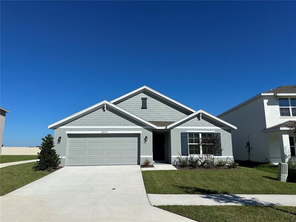For Rent: $2,300 (4 beds, 2 baths, 1827 Square Feet)