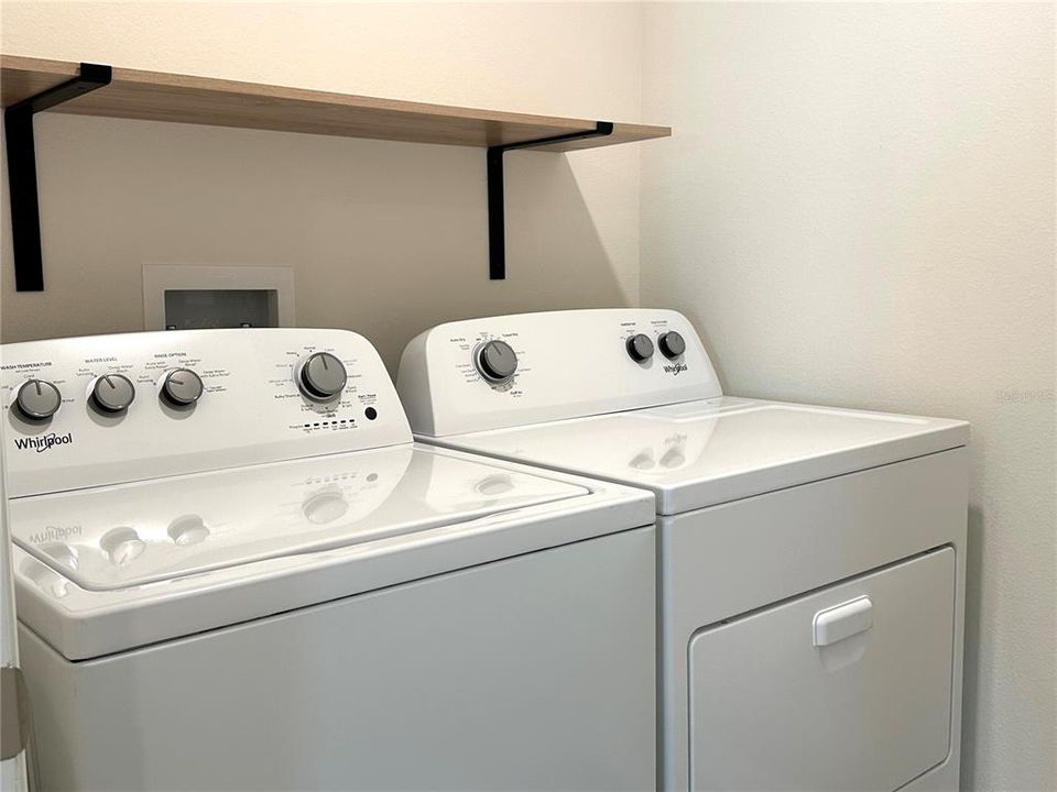 For Rent: $2,300 (4 beds, 2 baths, 1827 Square Feet)