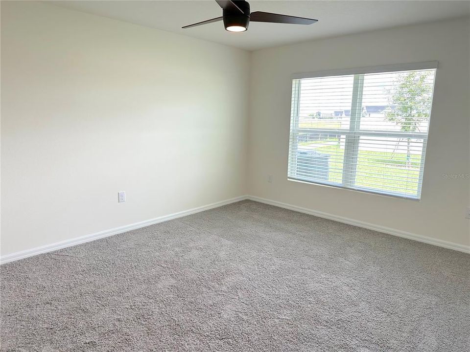 For Rent: $2,300 (4 beds, 2 baths, 1827 Square Feet)