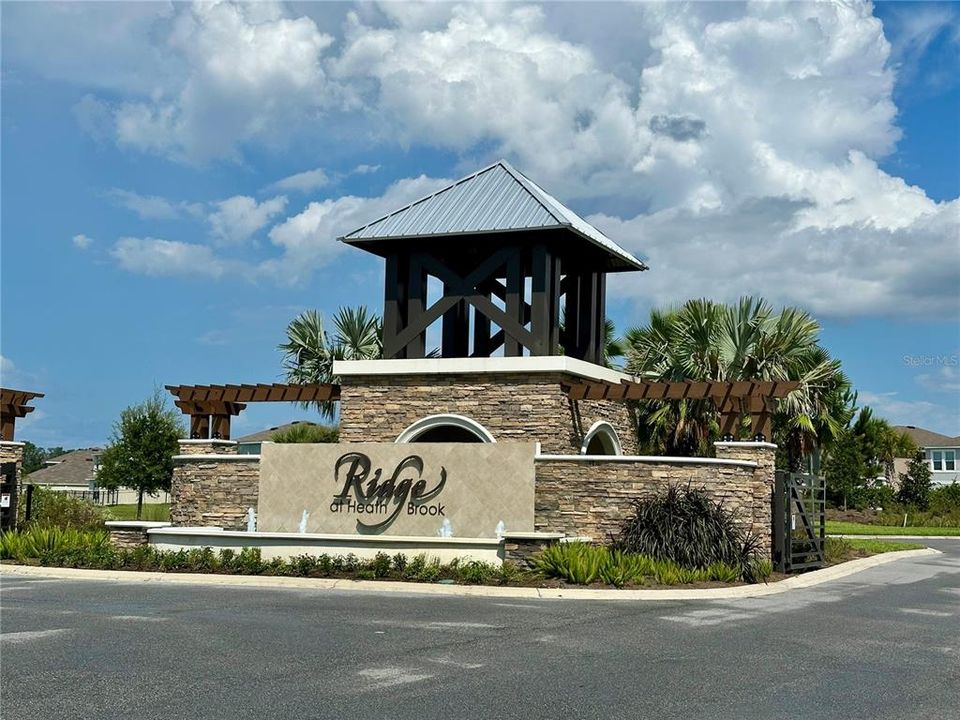 For Rent: $2,300 (4 beds, 2 baths, 1827 Square Feet)