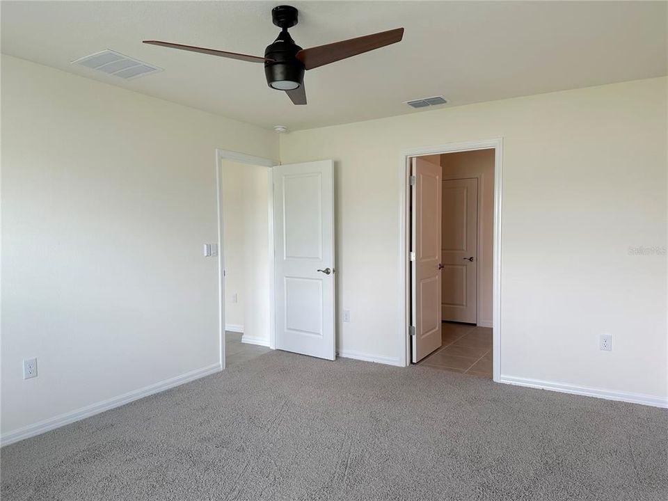 For Rent: $2,300 (4 beds, 2 baths, 1827 Square Feet)