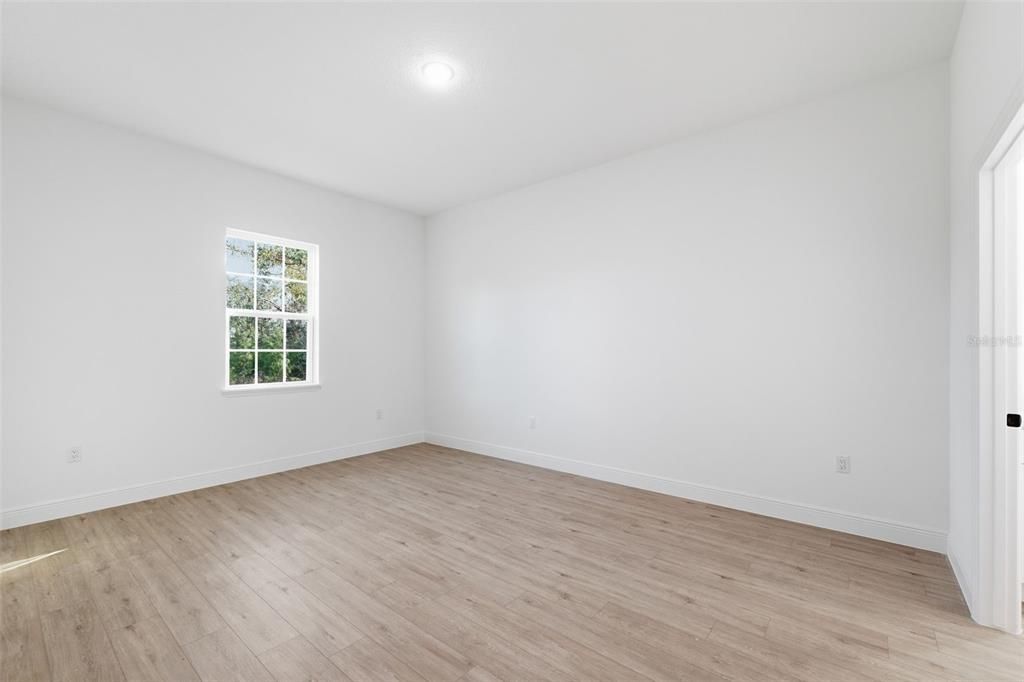 В аренду: $2,000 (4 спален, 2 ванн, 1799 Квадратных фут)