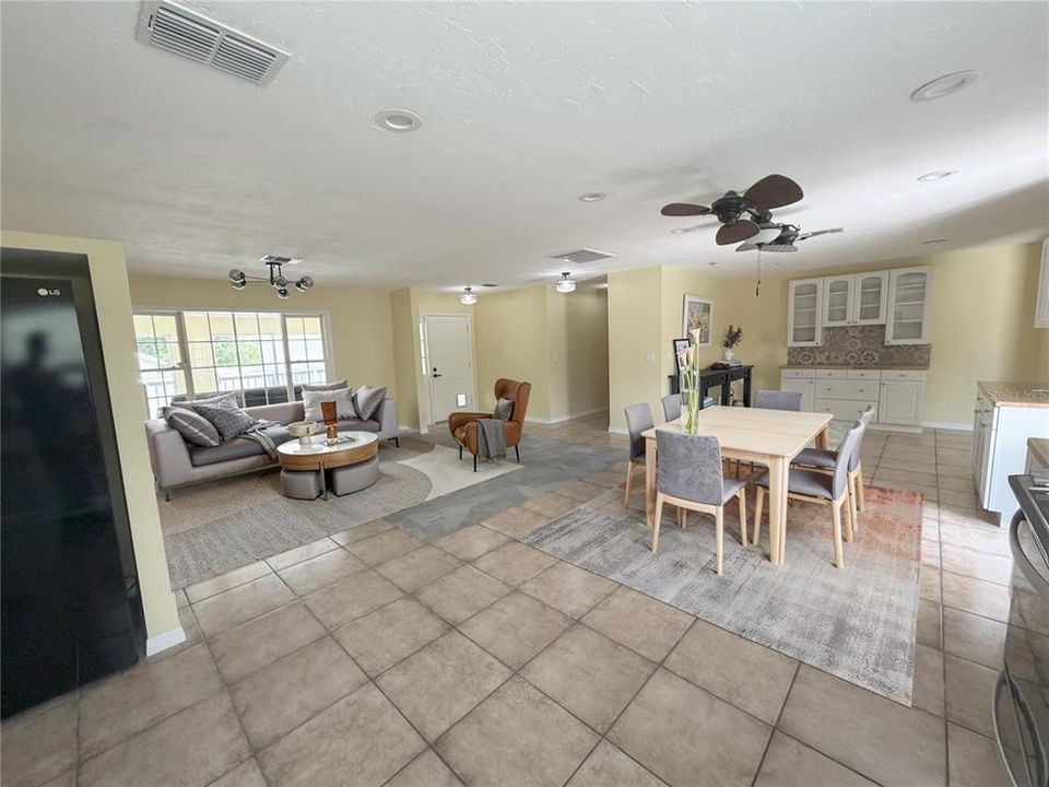 For Rent: $2,900 (3 beds, 2 baths, 2000 Square Feet)