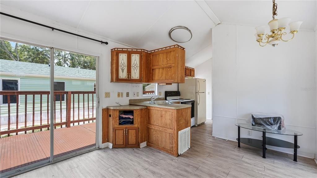 For Sale: $79,990 (2 beds, 1 baths, 396 Square Feet)