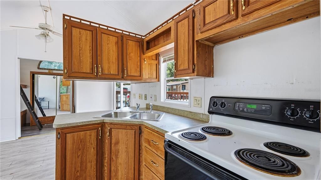 For Sale: $79,990 (2 beds, 1 baths, 396 Square Feet)