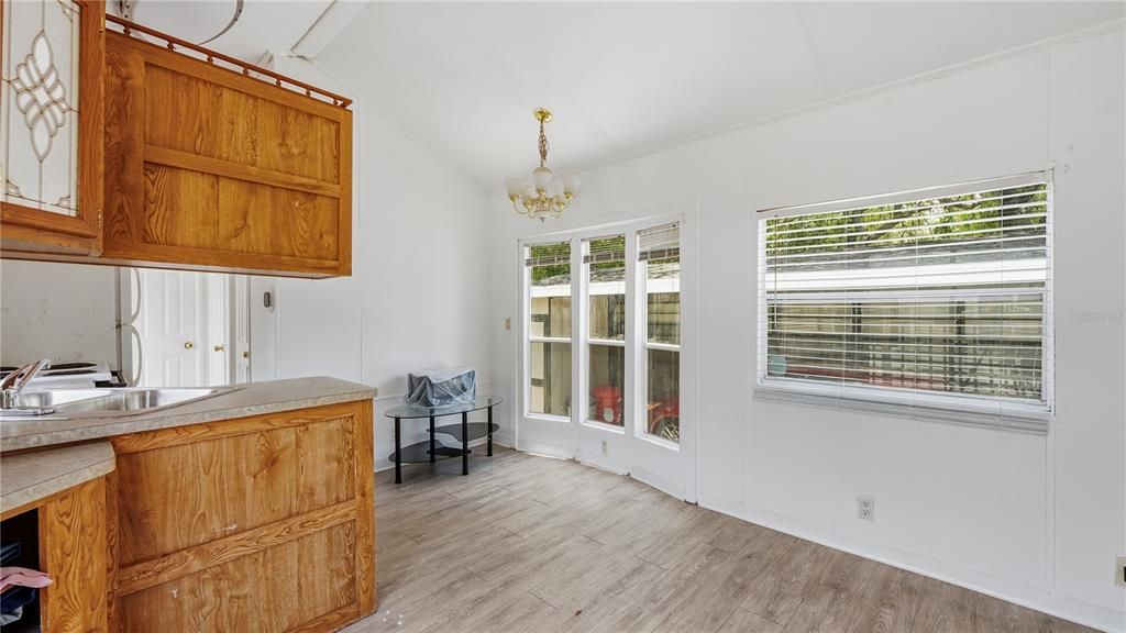 For Sale: $79,990 (2 beds, 1 baths, 396 Square Feet)