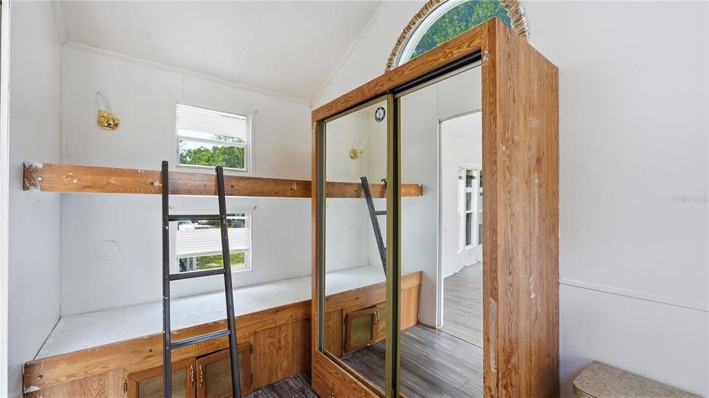 For Sale: $79,990 (2 beds, 1 baths, 396 Square Feet)
