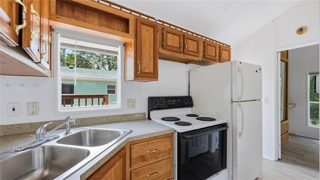 For Sale: $79,990 (2 beds, 1 baths, 396 Square Feet)