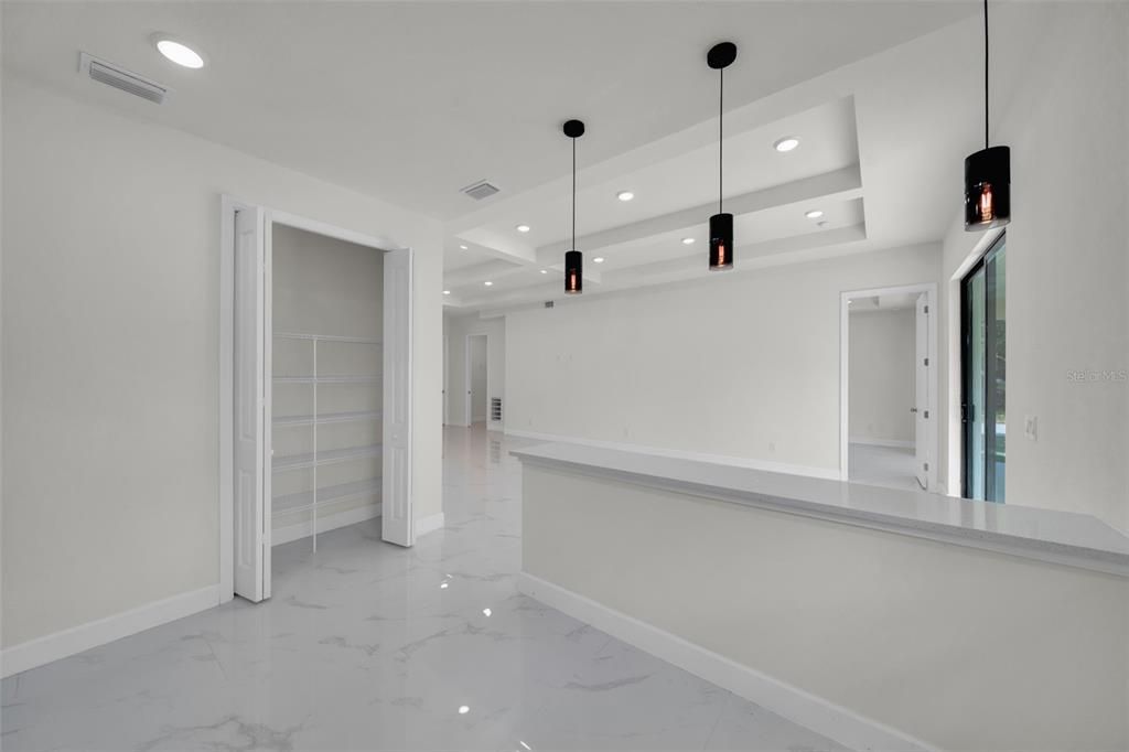 На продажу: $325,000 (3 спален, 2 ванн, 1502 Квадратных фут)