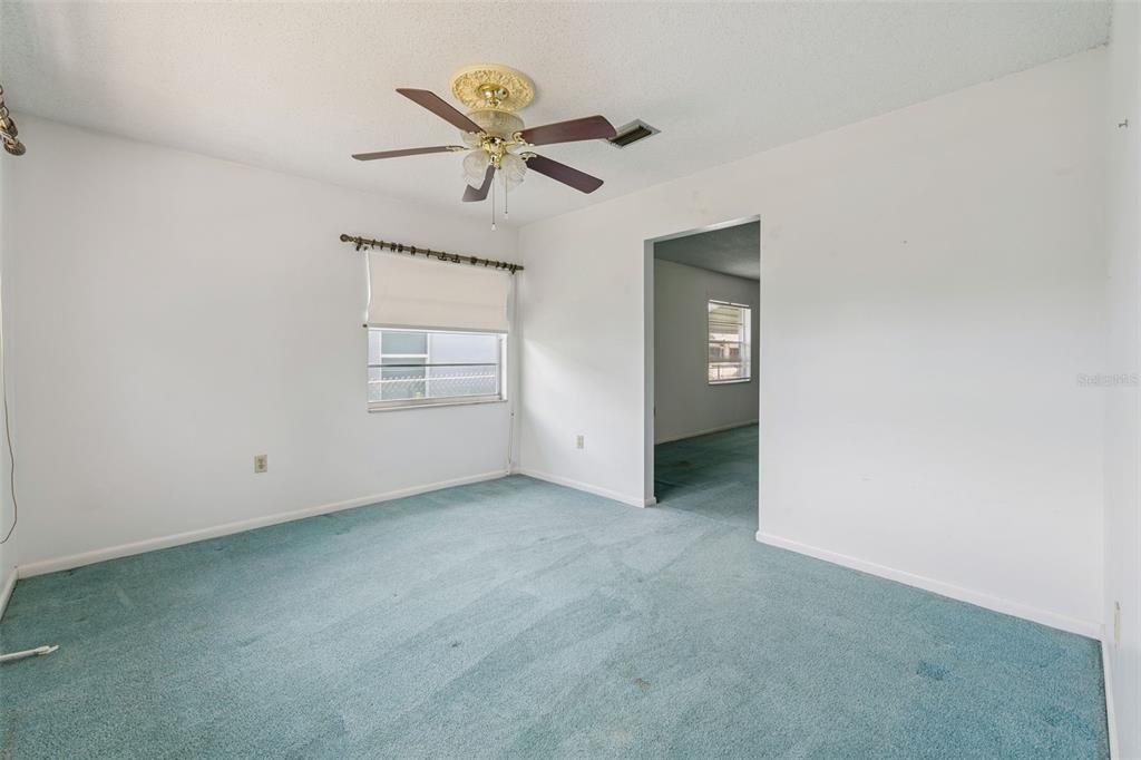 For Sale: $200,000 (3 beds, 2 baths, 1568 Square Feet)