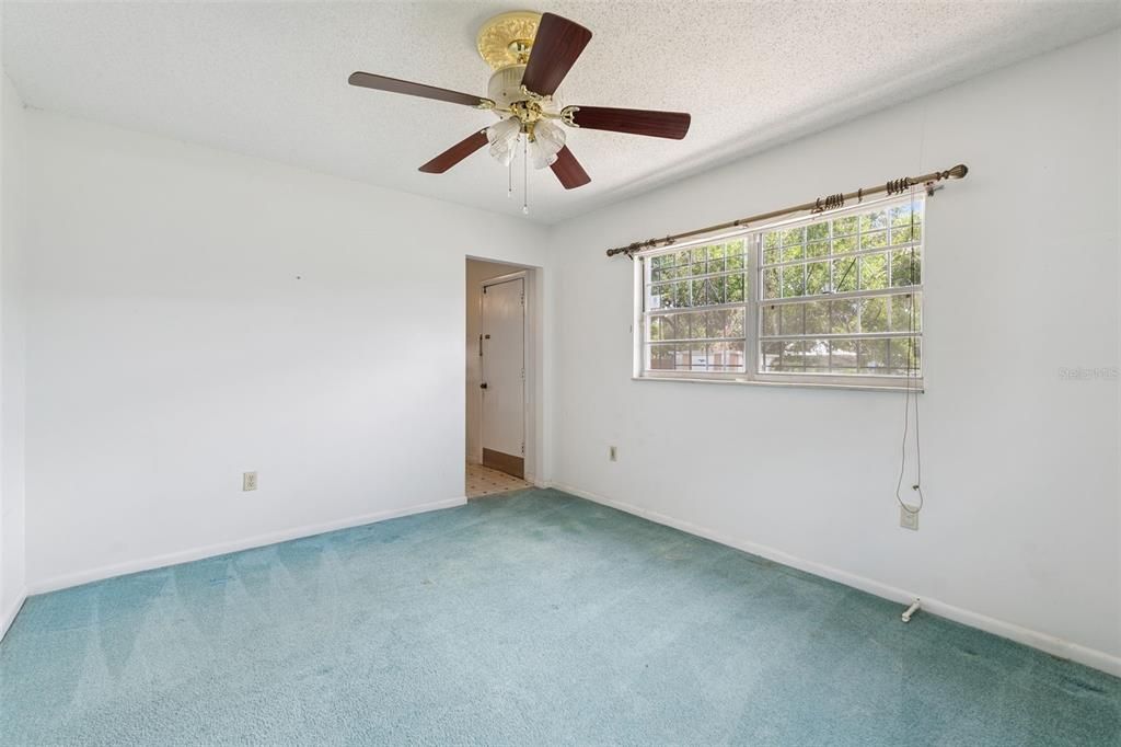 For Sale: $200,000 (3 beds, 2 baths, 1568 Square Feet)