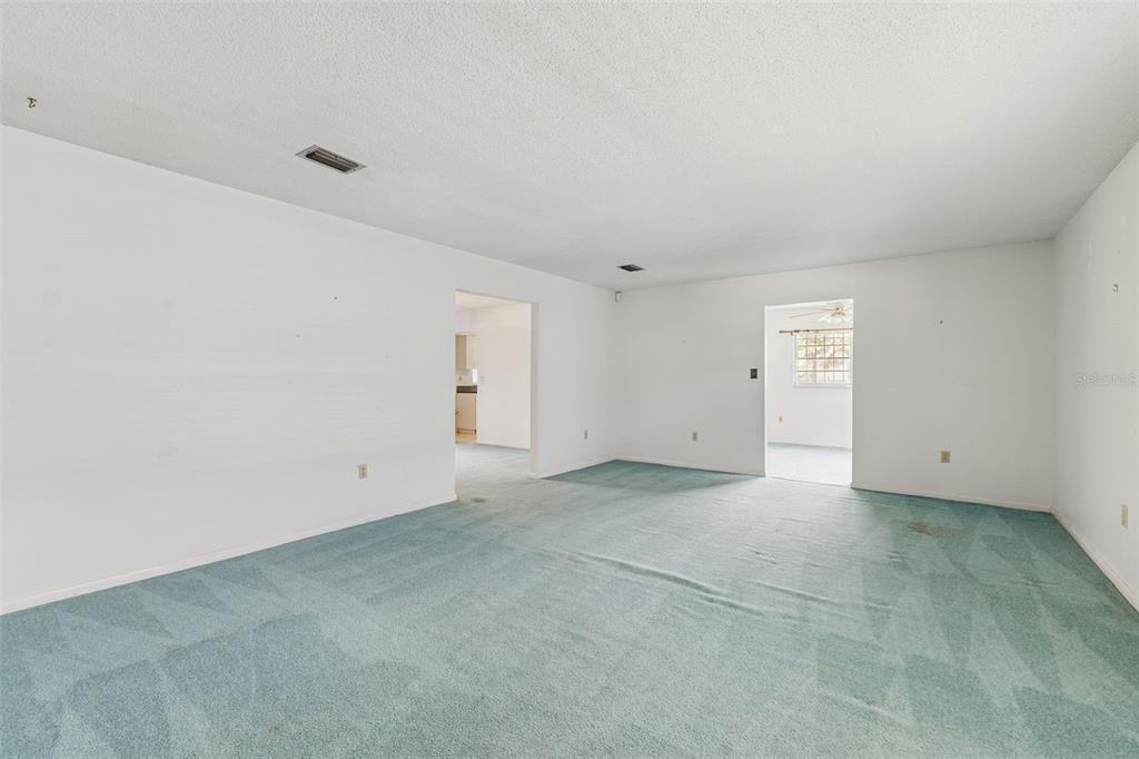 For Sale: $200,000 (3 beds, 2 baths, 1568 Square Feet)