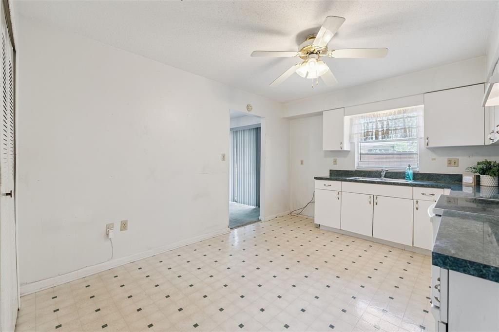 For Sale: $200,000 (3 beds, 2 baths, 1568 Square Feet)