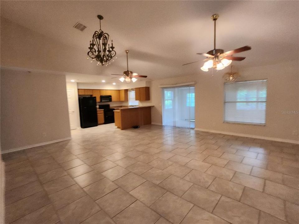 En Venta: $239,900 (3 camas, 2 baños, 1390 Pies cuadrados)