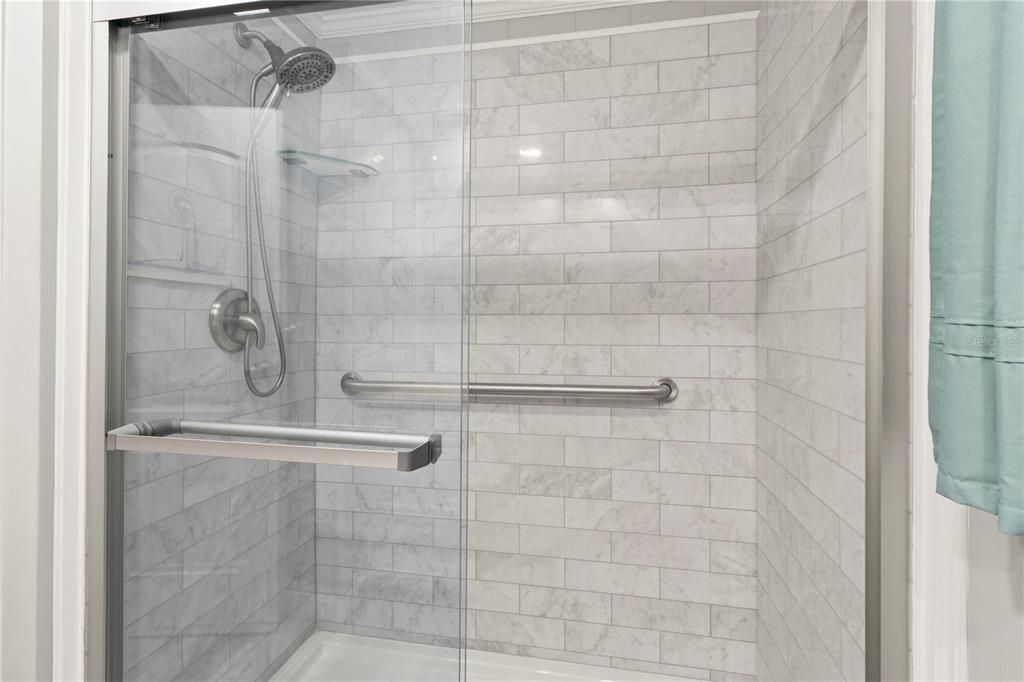 Activo con contrato: $169,000 (2 camas, 2 baños, 1056 Pies cuadrados)