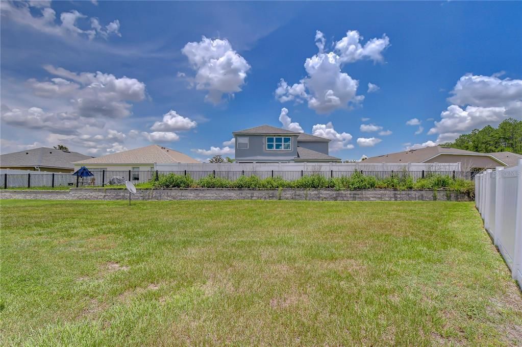 На продажу: $379,900 (4 спален, 2 ванн, 1956 Квадратных фут)