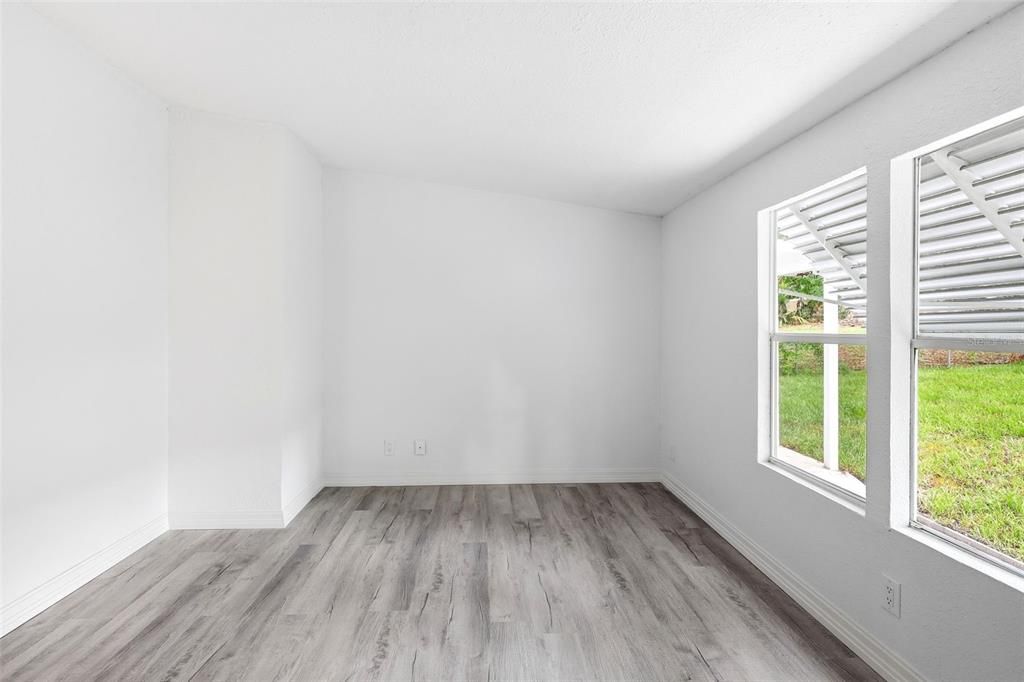 На продажу: $239,900 (2 спален, 2 ванн, 1248 Квадратных фут)