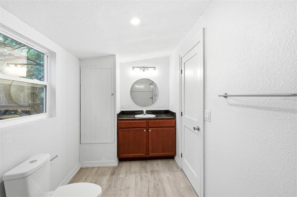 На продажу: $239,900 (2 спален, 2 ванн, 1248 Квадратных фут)