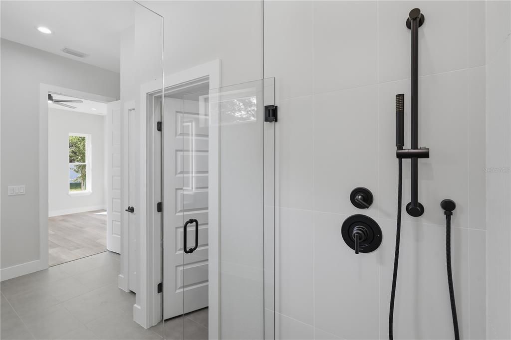 На продажу: $459,900 (3 спален, 3 ванн, 1804 Квадратных фут)