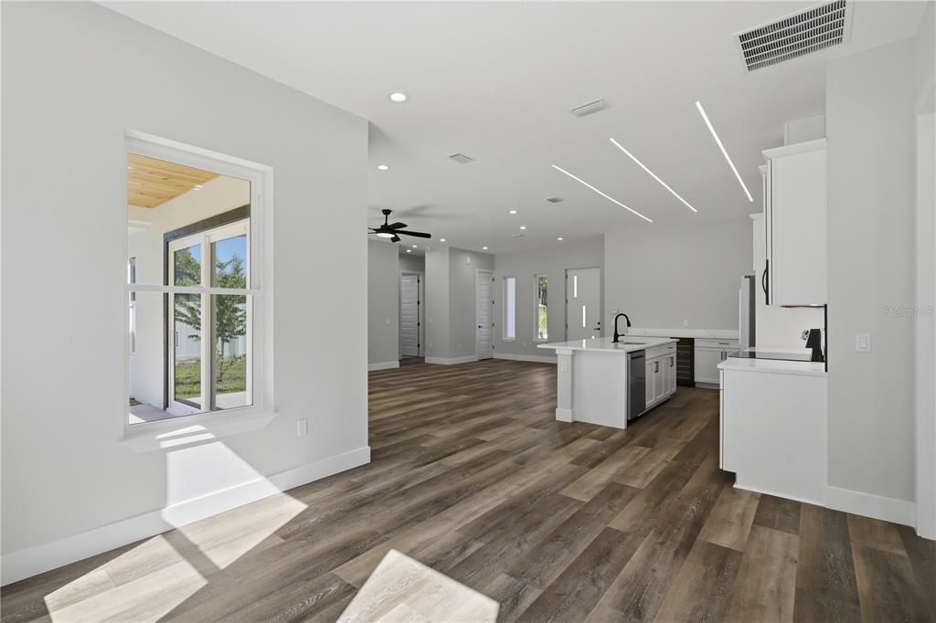 На продажу: $459,900 (3 спален, 3 ванн, 1804 Квадратных фут)