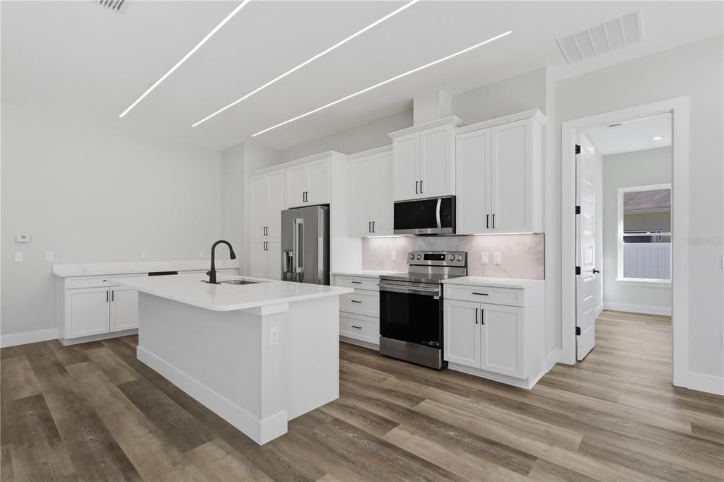 На продажу: $459,900 (3 спален, 3 ванн, 1804 Квадратных фут)