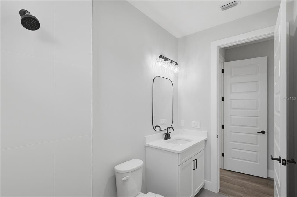На продажу: $459,900 (3 спален, 3 ванн, 1804 Квадратных фут)