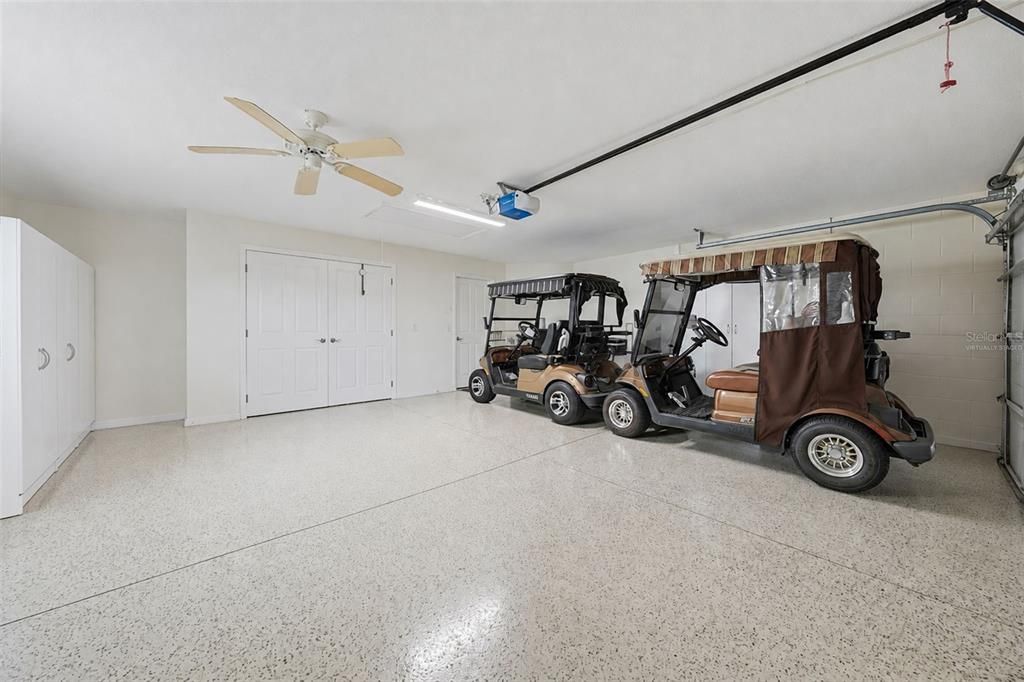 Под контрактом: $849,900 (3 спален, 2 ванн, 1966 Квадратных фут)