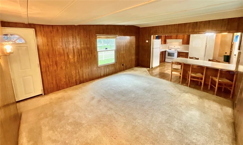 На продажу: $164,900 (2 спален, 2 ванн, 910 Квадратных фут)