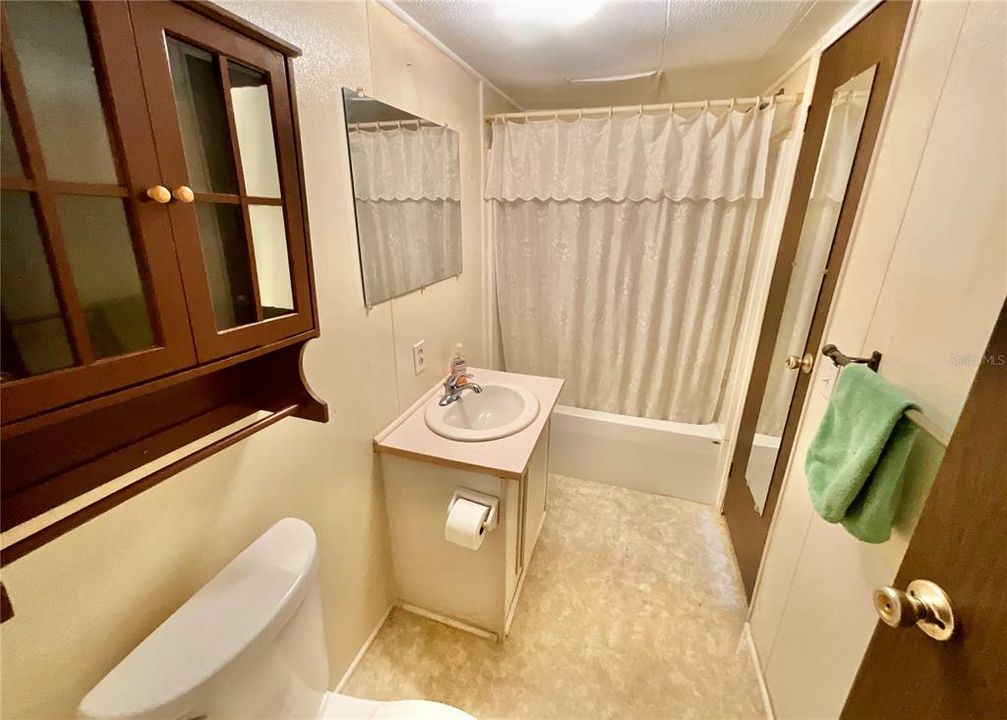На продажу: $164,900 (2 спален, 2 ванн, 910 Квадратных фут)