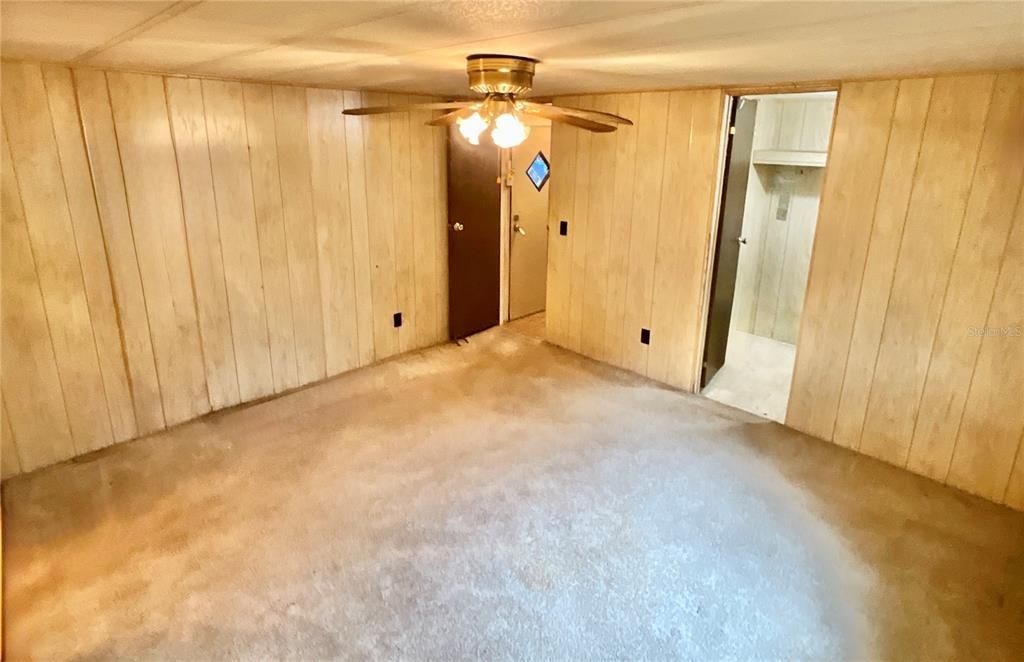 На продажу: $164,900 (2 спален, 2 ванн, 910 Квадратных фут)