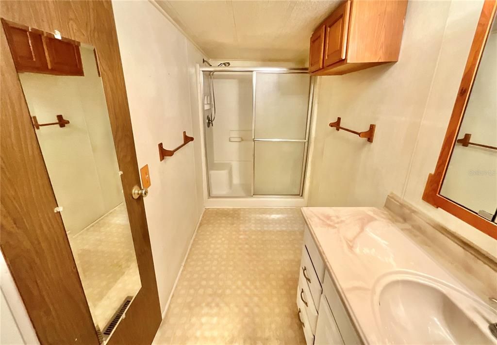 На продажу: $164,900 (2 спален, 2 ванн, 910 Квадратных фут)