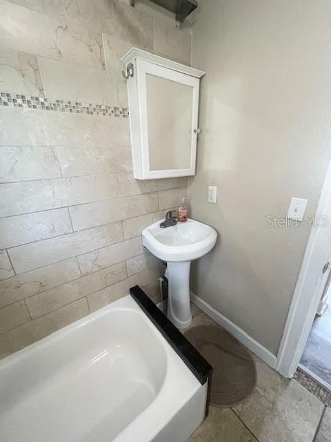 В аренду: $1,975 (2 спален, 1 ванн, 840 Квадратных фут)