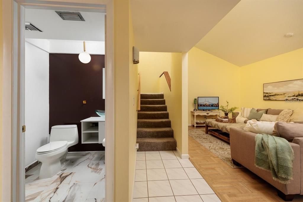 For Rent: $2,800 (3 beds, 2 baths, 1949 Square Feet)