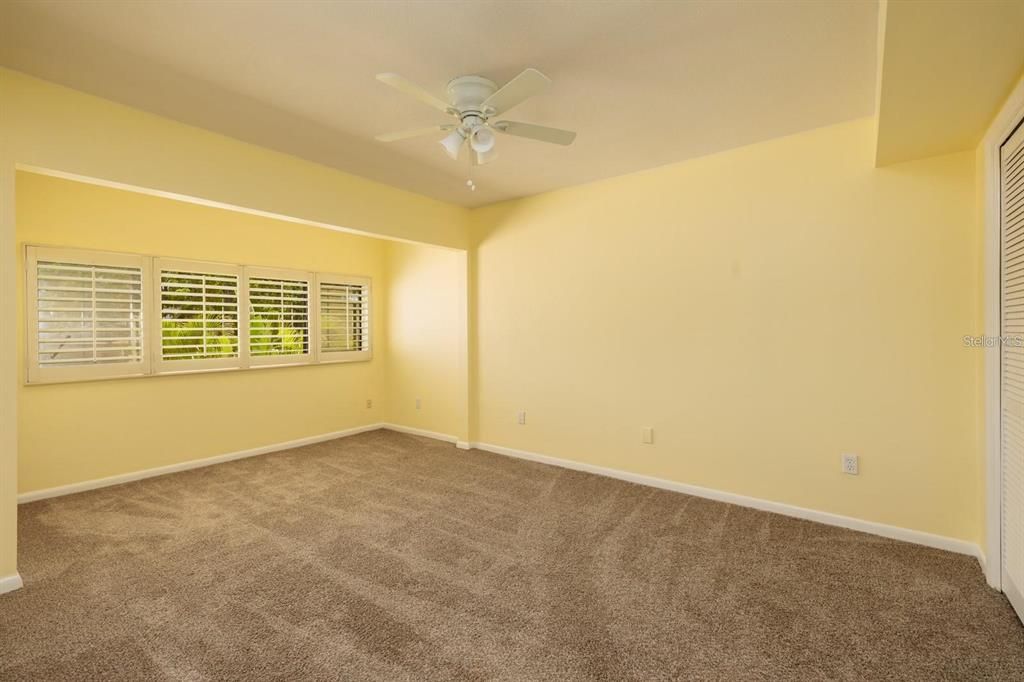 For Rent: $2,800 (3 beds, 2 baths, 1949 Square Feet)