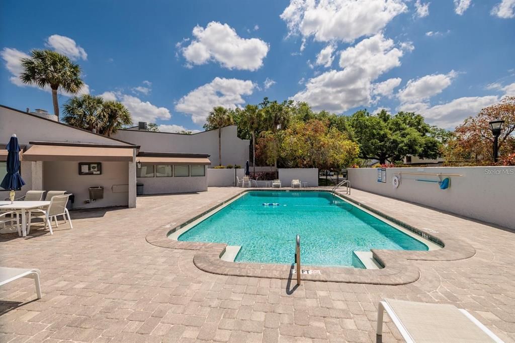 For Rent: $2,800 (3 beds, 2 baths, 1949 Square Feet)