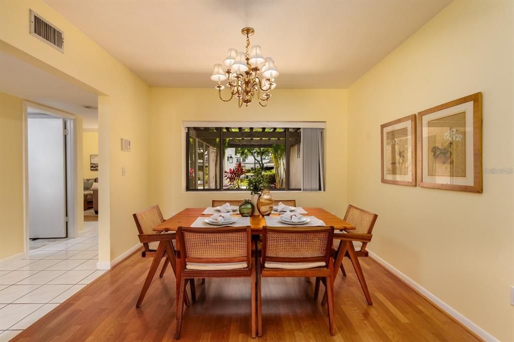 For Rent: $2,800 (3 beds, 2 baths, 1949 Square Feet)