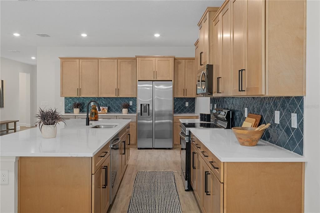 Activo con contrato: $420,000 (4 camas, 3 baños, 2479 Pies cuadrados)