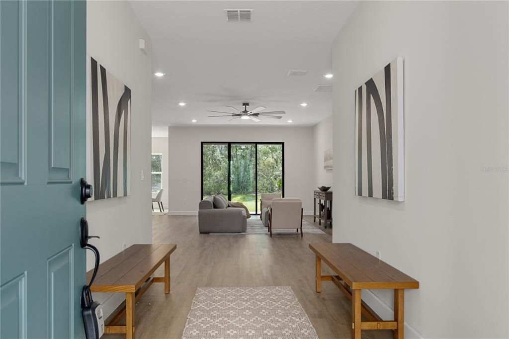 Activo con contrato: $420,000 (4 camas, 3 baños, 2479 Pies cuadrados)