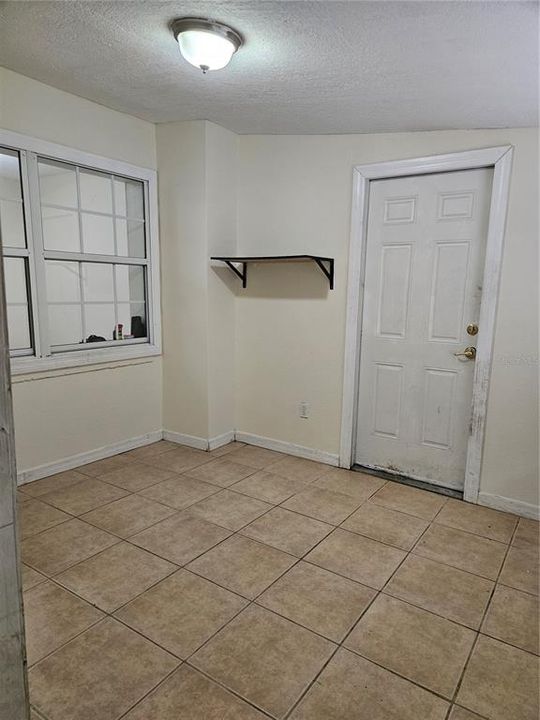 For Rent: $2,000 (2 beds, 1 baths, 1512 Square Feet)