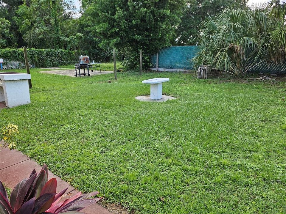 For Rent: $2,000 (2 beds, 1 baths, 1512 Square Feet)