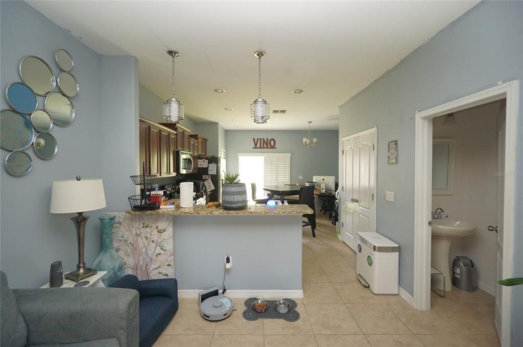 For Rent: $2,300 (2 beds, 2 baths, 1140 Square Feet)