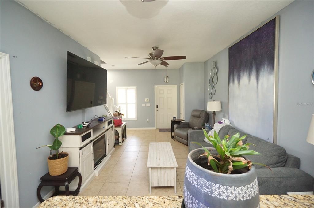 For Rent: $2,300 (2 beds, 2 baths, 1140 Square Feet)