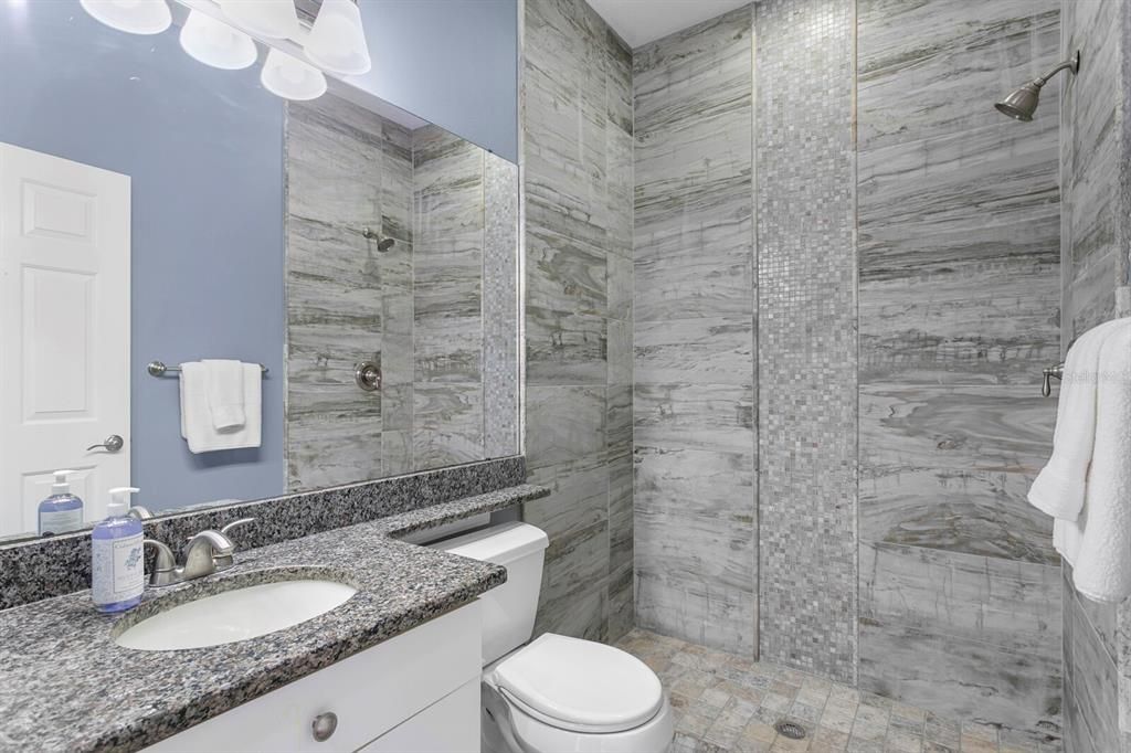 En Venta: $650,000 (4 camas, 3 baños, 3402 Pies cuadrados)