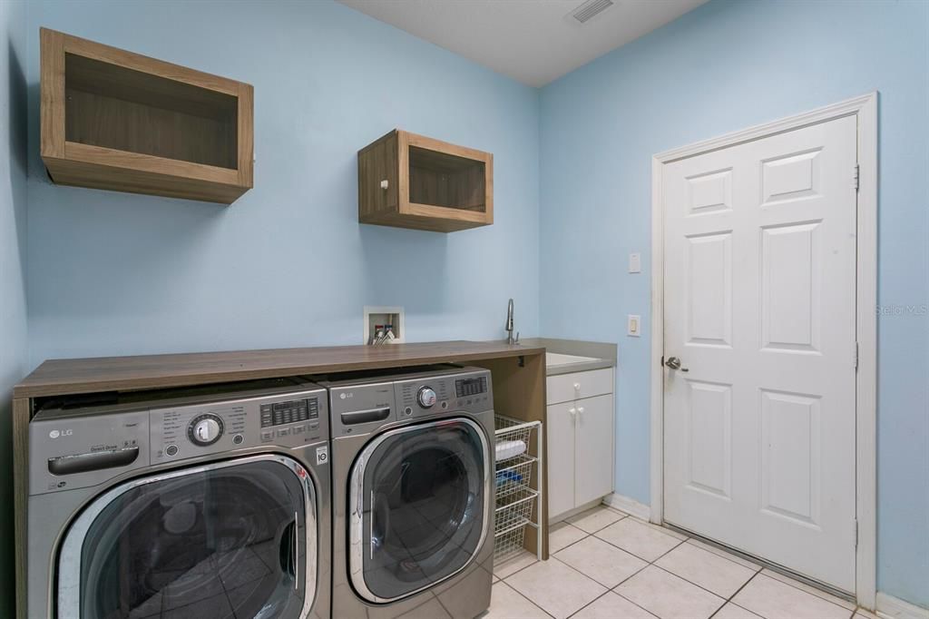En Venta: $650,000 (4 camas, 3 baños, 3402 Pies cuadrados)