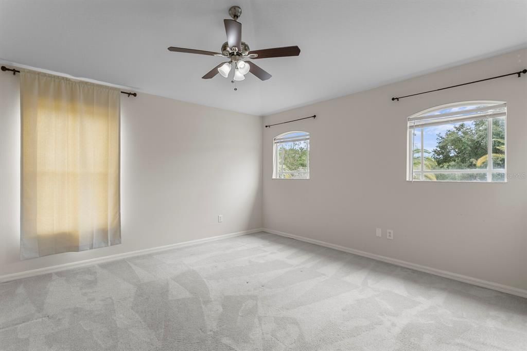 En Venta: $650,000 (4 camas, 3 baños, 3402 Pies cuadrados)